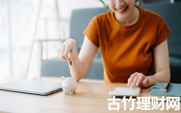 在贷款软件上留了信息,陈列5个网贷平台上留了借钱信息